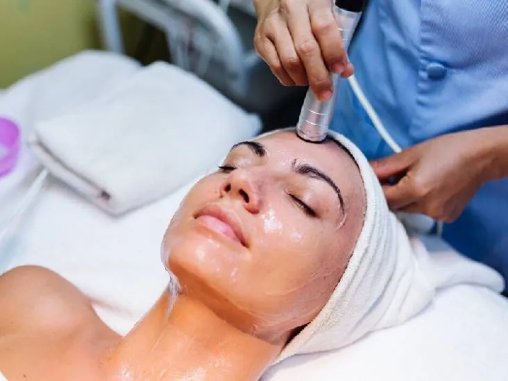 Skin treatment being carried out in a clinic